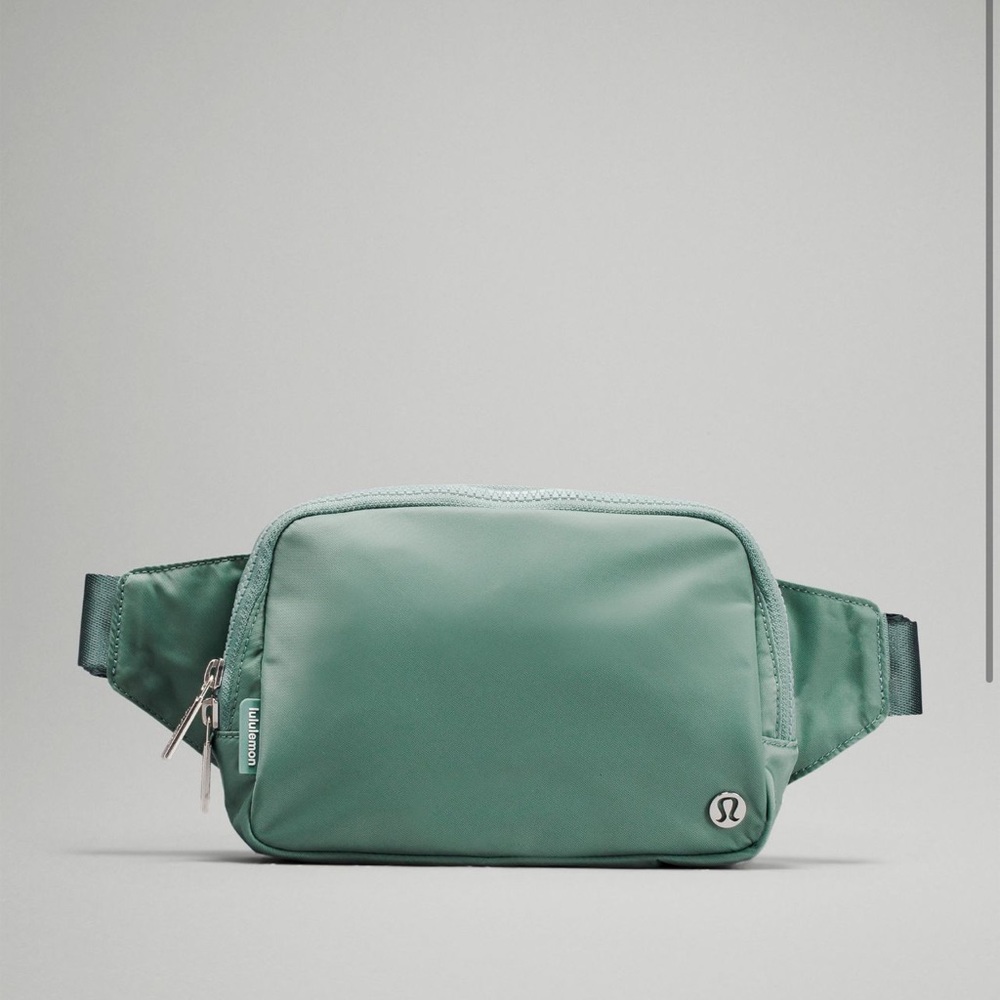 Lululemon large everywhere belt bag tidewater teal NWT